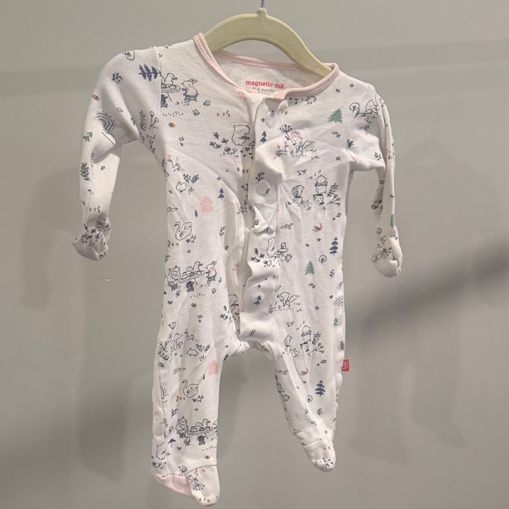 Magnetic Me White and Pink Patterned Footie